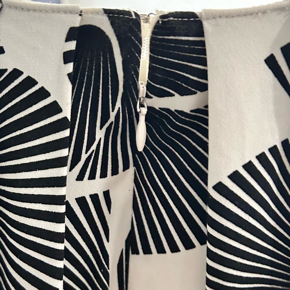 Cute and retro swingy dress by ABS size medium women’s